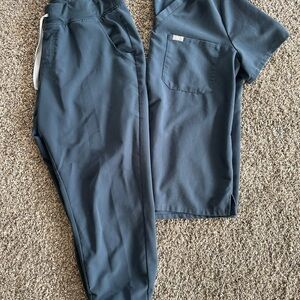 Women’s Figs Scrub Set